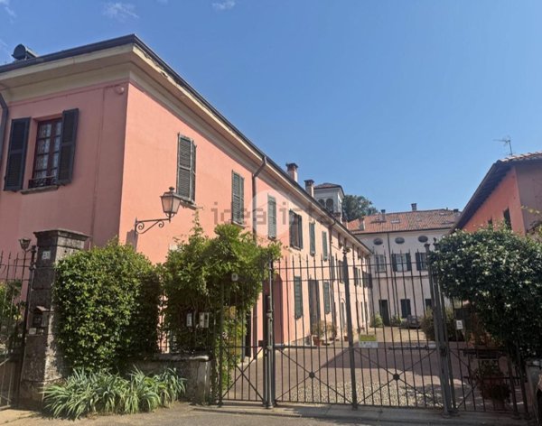 appartamento in vendita a Triuggio in zona Canonica Lambro