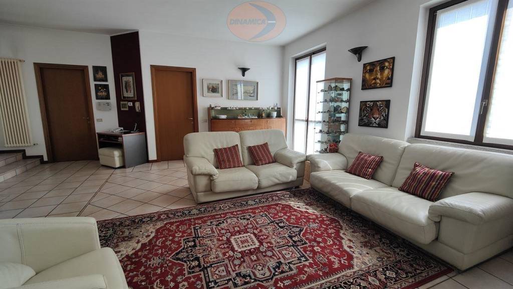 casa indipendente in vendita a Triuggio in zona Canonica Lambro