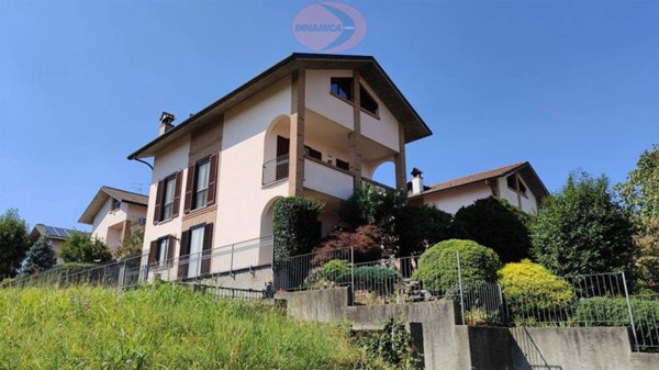 casa indipendente in vendita a Triuggio in zona Canonica Lambro