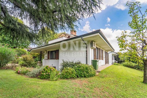 casa indipendente in vendita a Triuggio