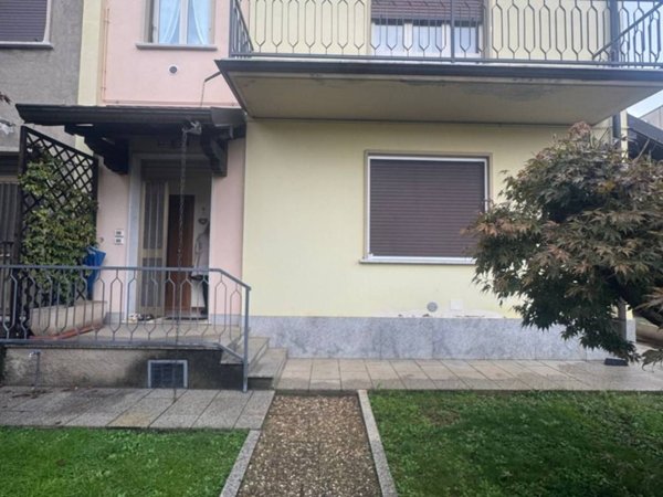 appartamento in vendita a Triuggio in zona Canonica Lambro
