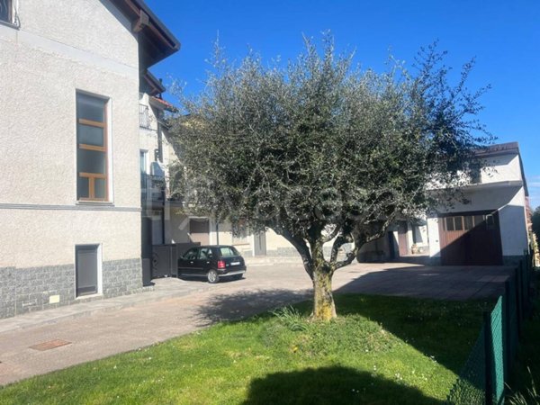 appartamento in vendita a Triuggio in zona Tregasio