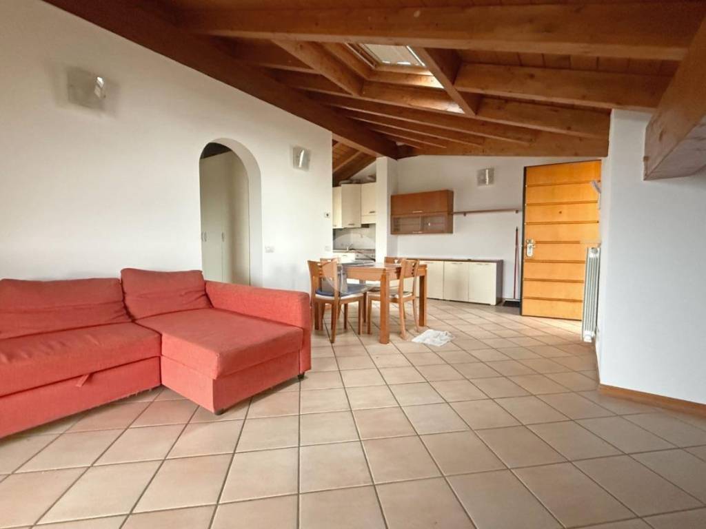 appartamento in vendita a Triuggio in zona Tregasio