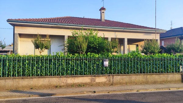 casa indipendente in vendita a Triuggio in zona Tregasio