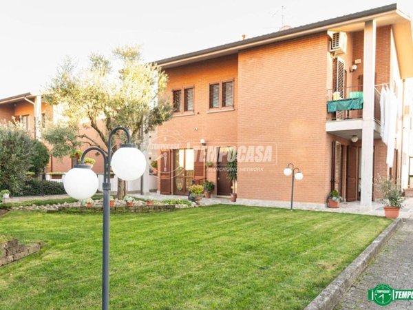 casa indipendente in vendita a Triuggio