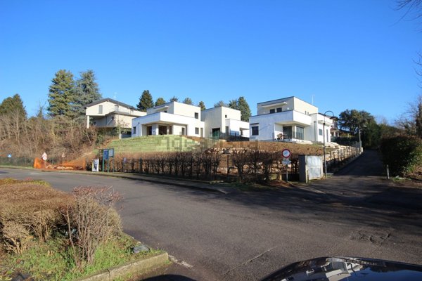casa indipendente in vendita a Triuggio