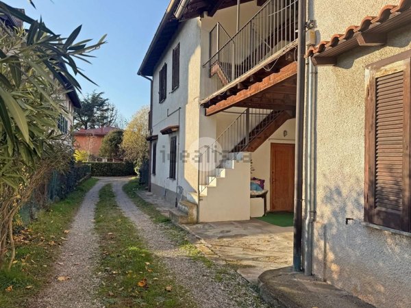 appartamento in vendita a Triuggio in zona Canonica Lambro