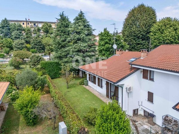 casa indipendente in vendita a Triuggio