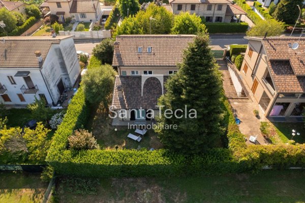 casa indipendente in vendita a Triuggio in zona Canonica Lambro