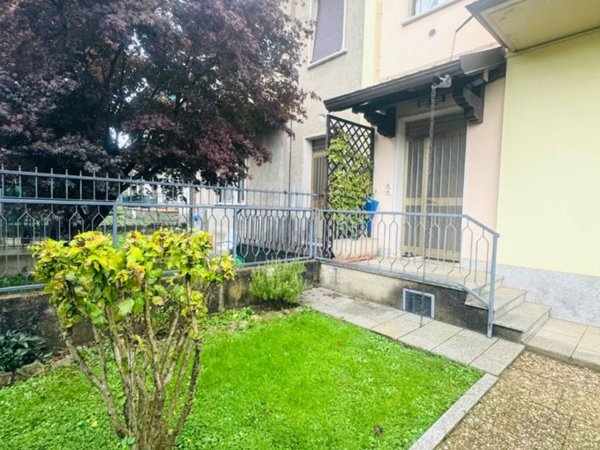 appartamento in vendita a Triuggio in zona Canonica Lambro