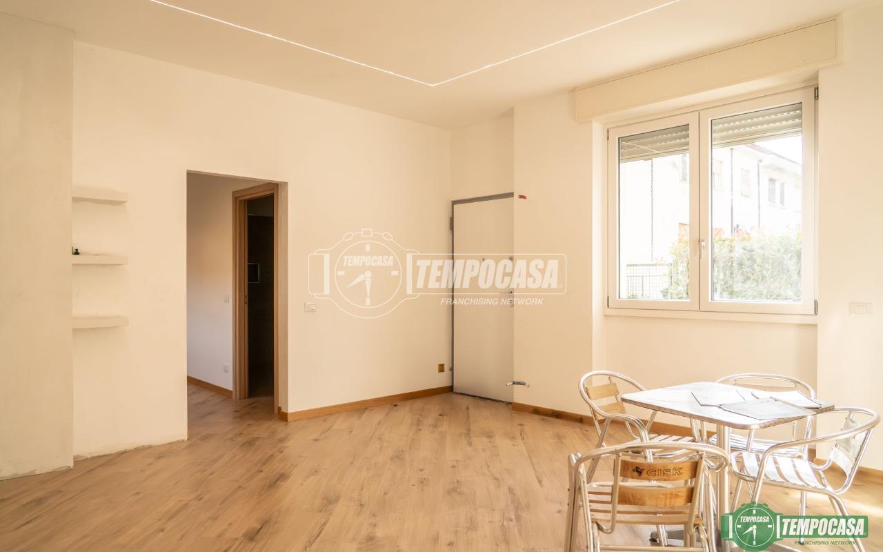 appartamento in vendita a Triuggio in zona Canonica Lambro