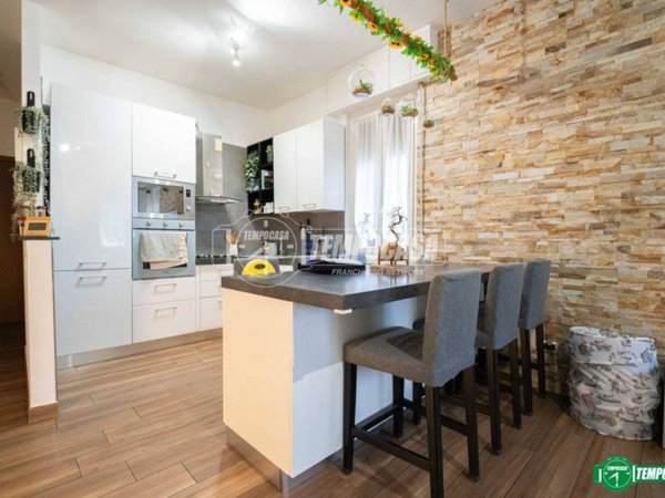 appartamento in vendita a Triuggio in zona Canonica Lambro