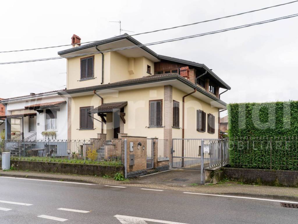 casa indipendente in vendita a Triuggio in zona Tregasio