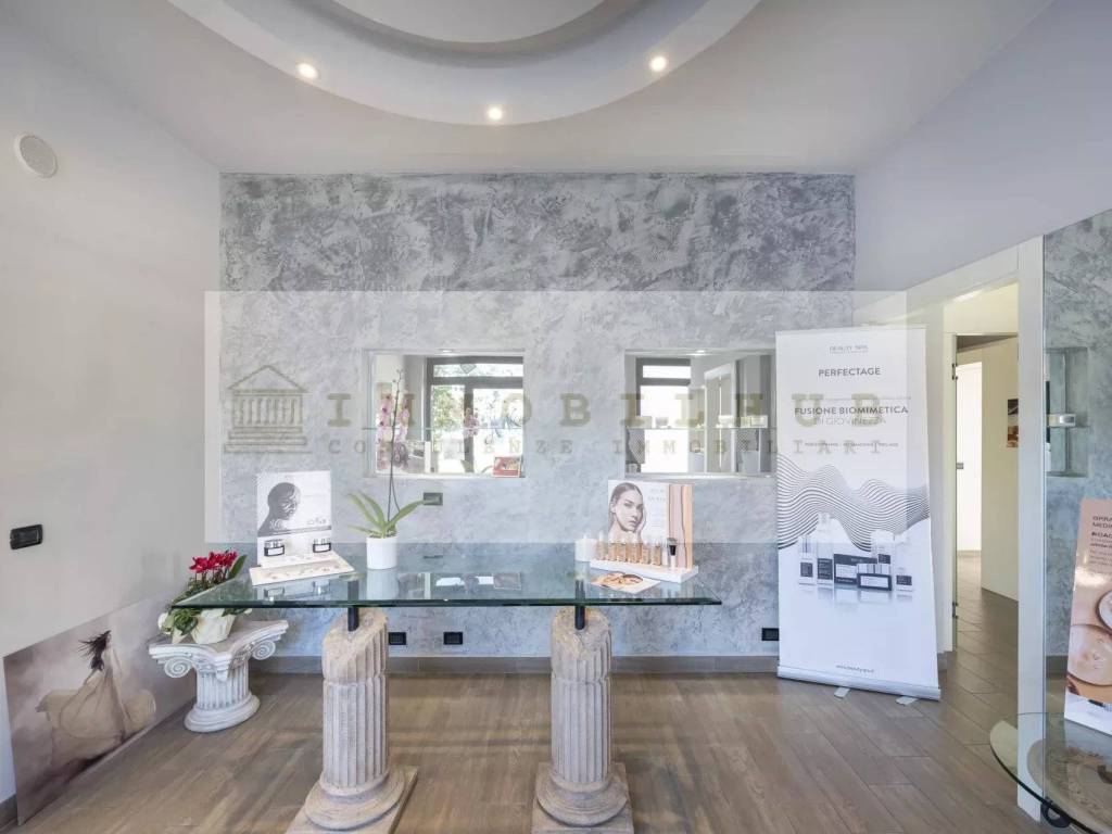 negozio in vendita a Triuggio in zona Ponte