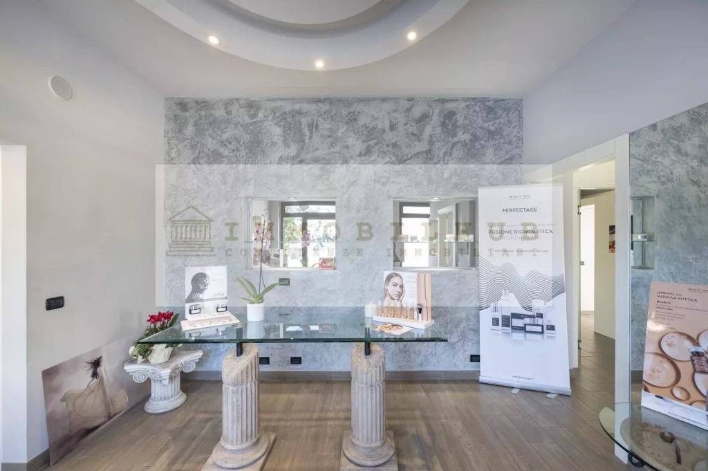 negozio in vendita a Triuggio in zona Ponte