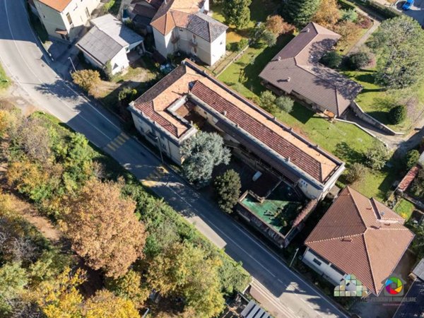 negozio in vendita a Triuggio in zona Canonica Lambro