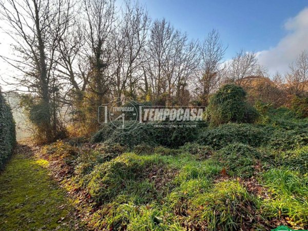 terreno edificabile in vendita a Triuggio