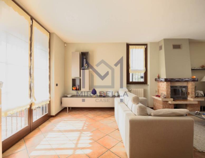 casa indipendente in vendita a Triuggio