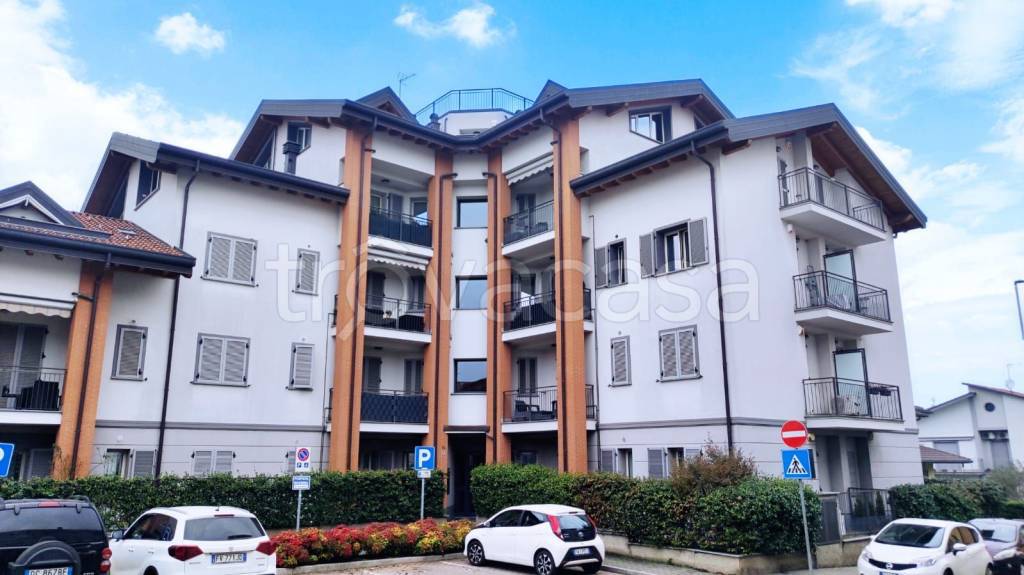 appartamento in vendita a Triuggio in zona Tregasio