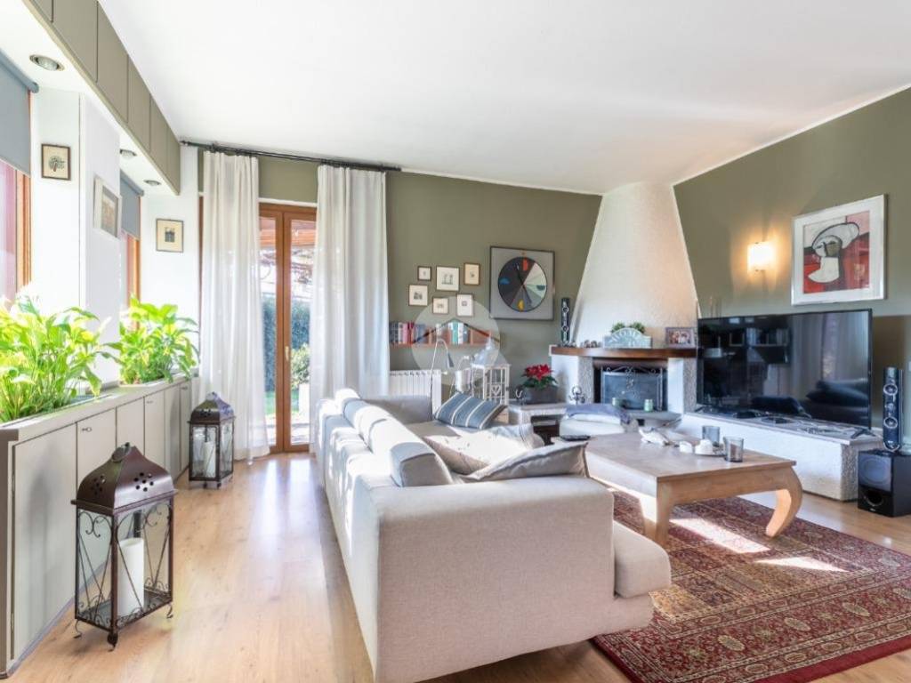 casa indipendente in vendita a Triuggio