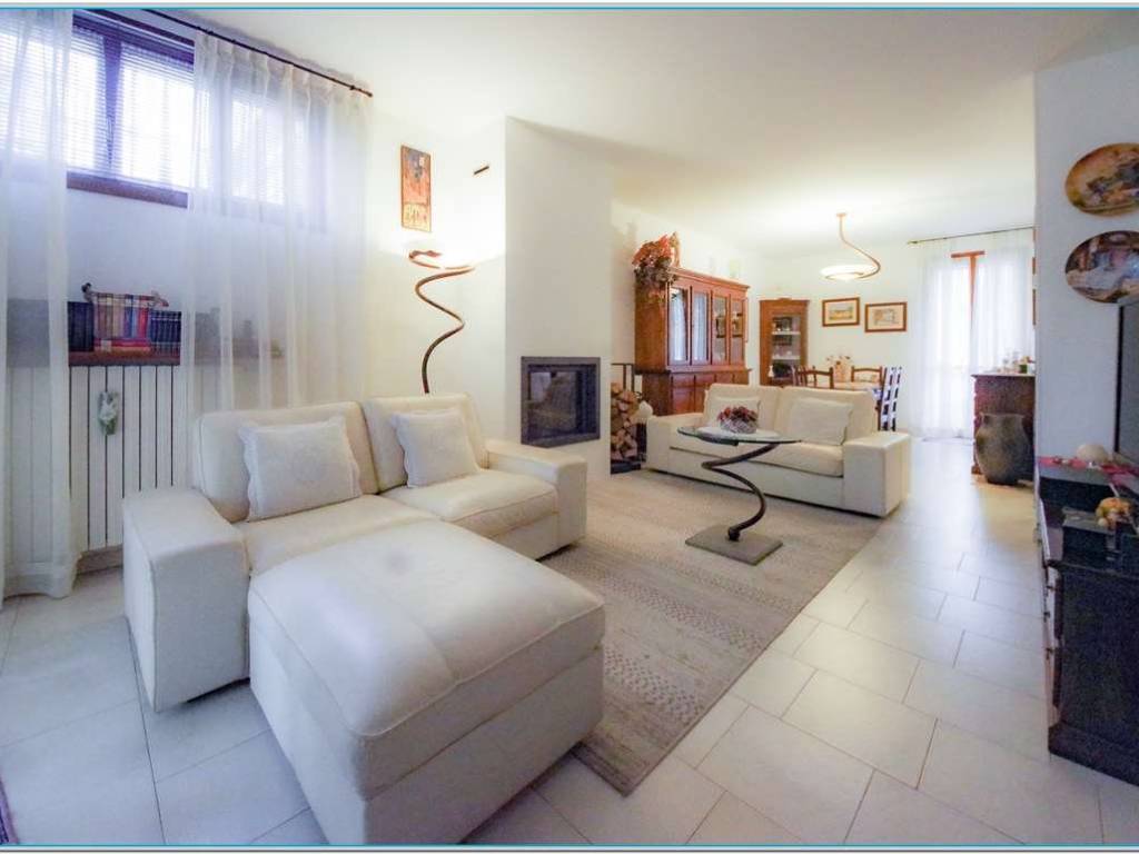 casa indipendente in vendita a Triuggio