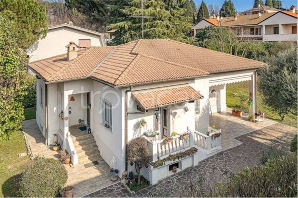 casa indipendente in vendita a Triuggio