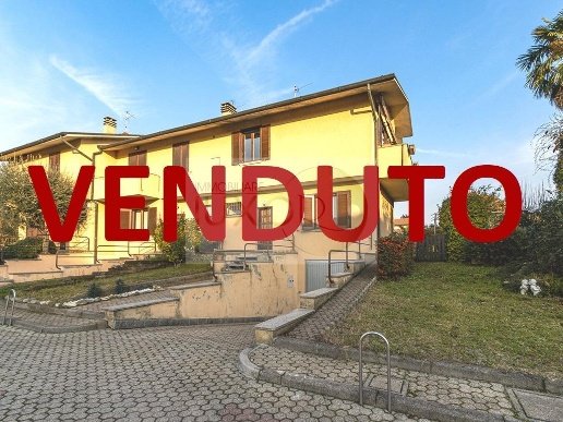 appartamento in vendita a Triuggio in zona Tregasio