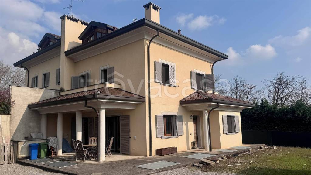 casa indipendente in vendita a Triuggio