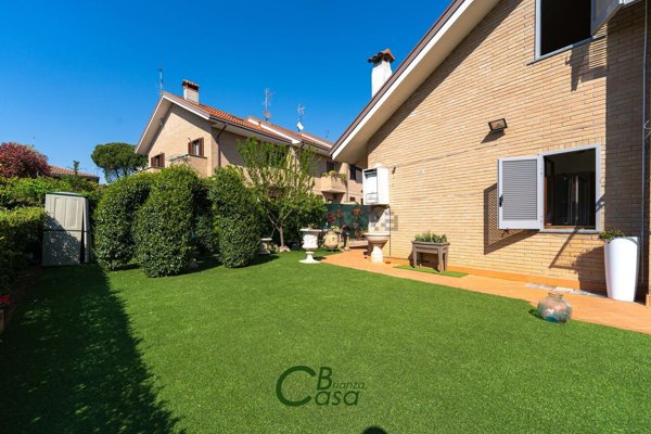 casa indipendente in vendita a Triuggio