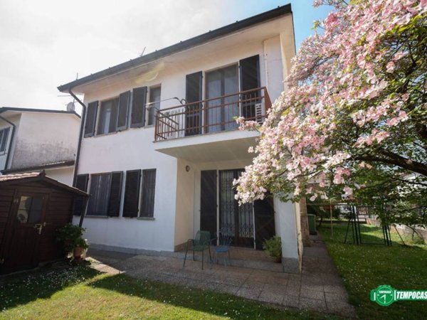casa indipendente in vendita a Triuggio in zona Canonica Lambro
