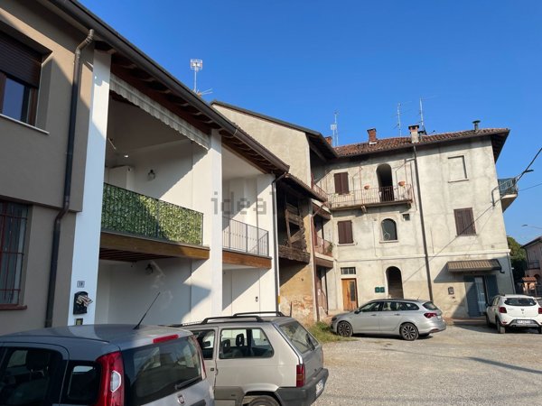 appartamento in vendita a Triuggio in zona Canonica Lambro
