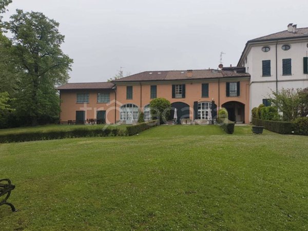 appartamento in vendita a Triuggio in zona Canonica Lambro