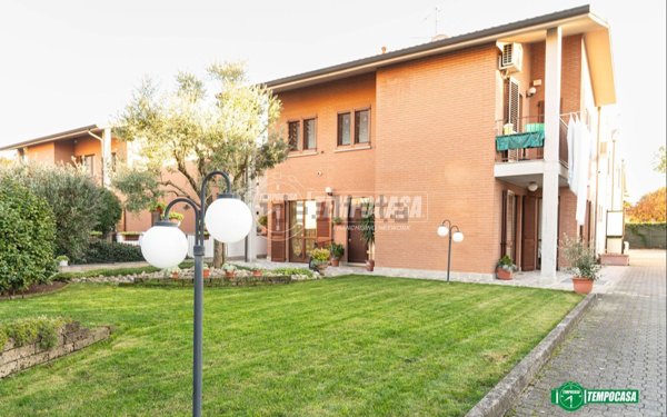 appartamento in vendita a Triuggio in zona Canonica Lambro