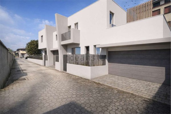 casa indipendente in vendita a Triuggio in zona Tregasio