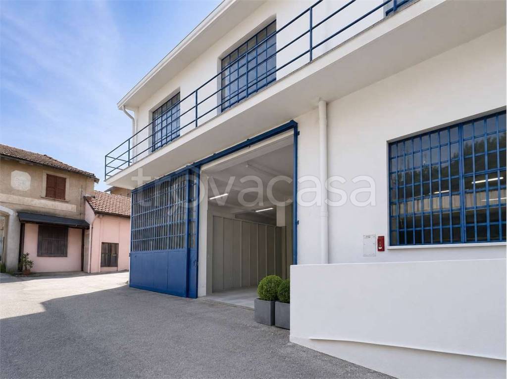 locale commerciale in vendita a Triuggio