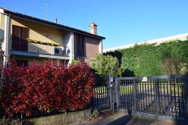 casa indipendente in vendita a Triuggio in zona Canonica Lambro