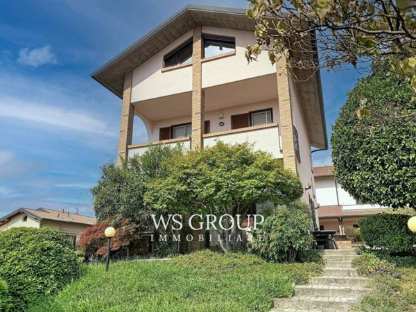 casa indipendente in vendita a Triuggio in zona Canonica Lambro