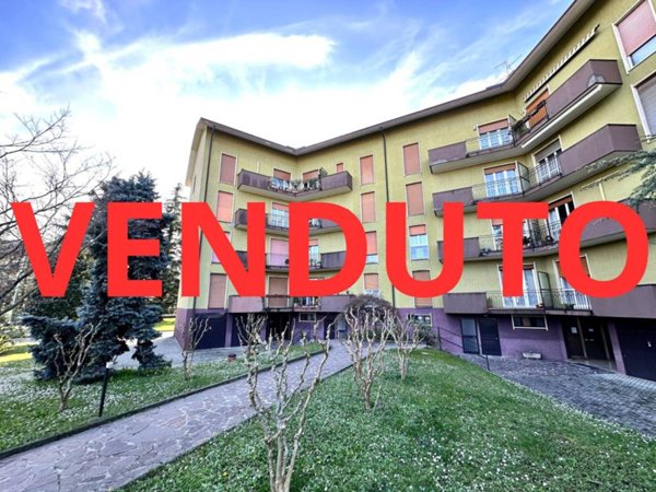 appartamento in vendita ad Usmate Velate