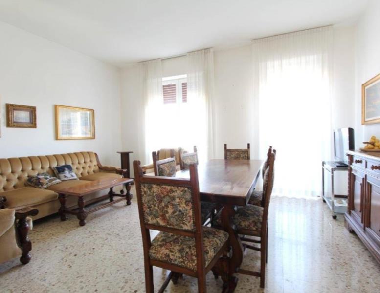 appartamento in vendita ad Usmate Velate