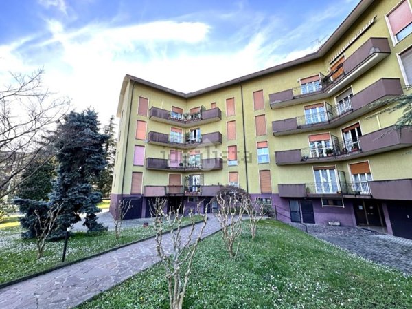 appartamento in vendita ad Usmate Velate