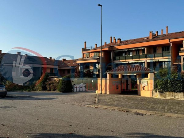 appartamento in vendita ad Usmate Velate
