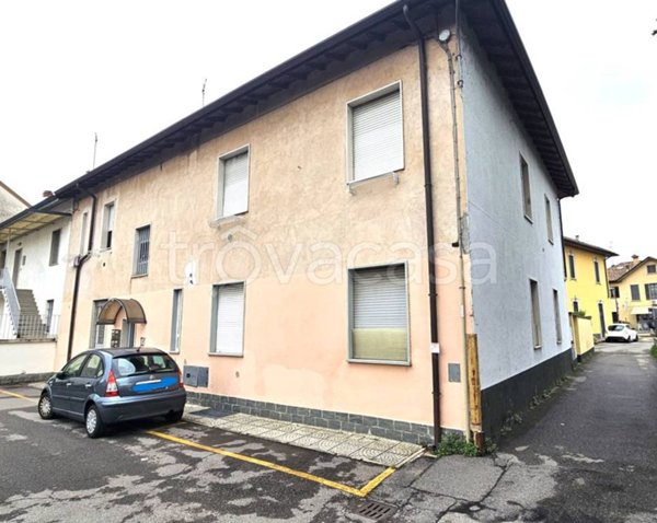 appartamento in vendita ad Usmate Velate