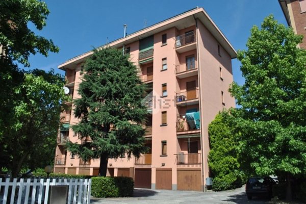 appartamento in vendita ad Usmate Velate