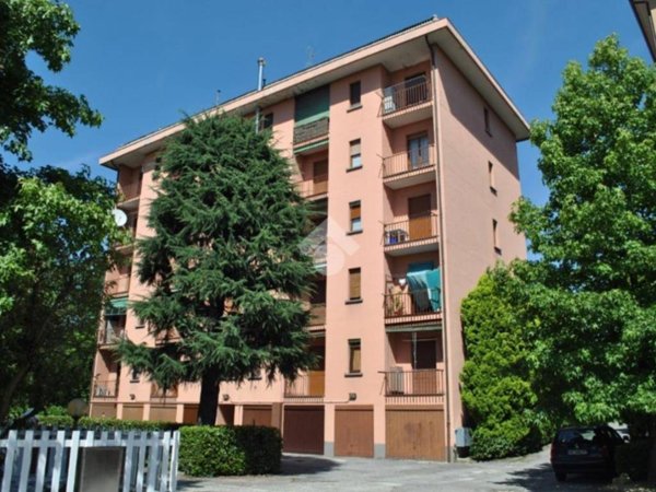 appartamento in vendita ad Usmate Velate