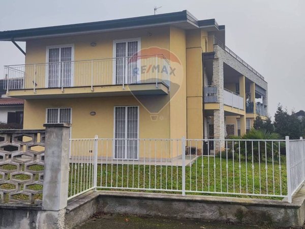 appartamento in vendita ad Usmate Velate