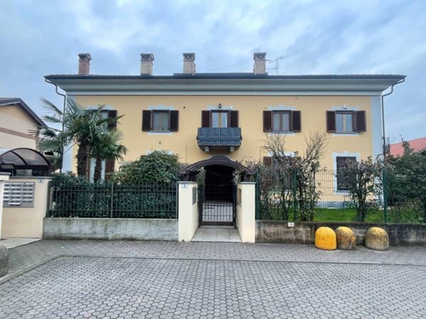 appartamento in vendita ad Usmate Velate