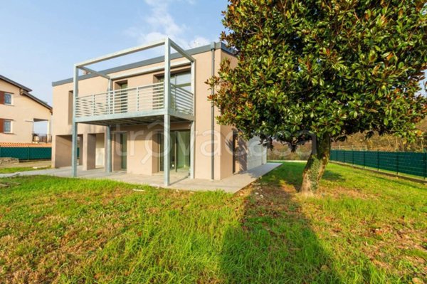casa indipendente in vendita ad Usmate Velate
