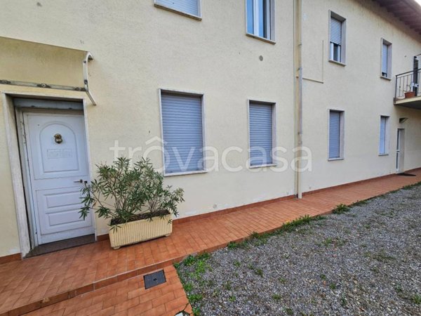 locale commerciale in vendita ad Usmate Velate