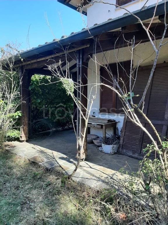 casa indipendente in vendita ad Usmate Velate