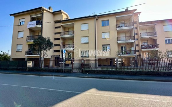 appartamento in vendita ad Usmate Velate